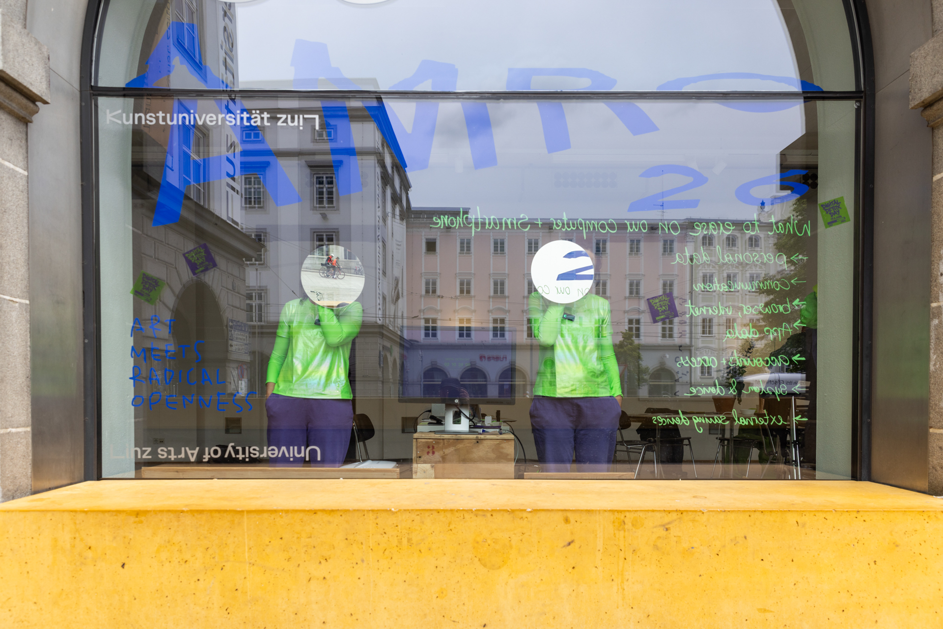 amro26_14.06_ade_any_data_erasure_performance_by_a-o_annawatzinger_oliviajaques